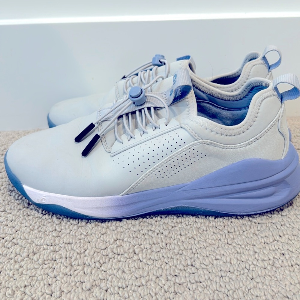 Nursing shoes